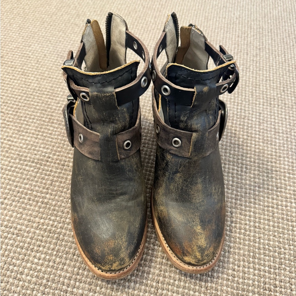 Freebird by Steven Carsyn size 7 brown distressed ankle boots for sale!